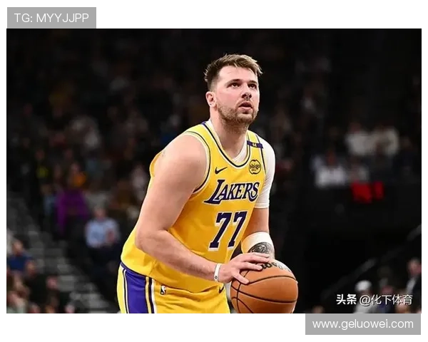 拉拉维亚谈与东契奇搭档感受：他让我在比赛中更加轻松自如